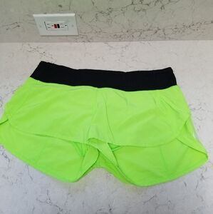 Lululemon Seawheeze zippy green speed shorts size 8